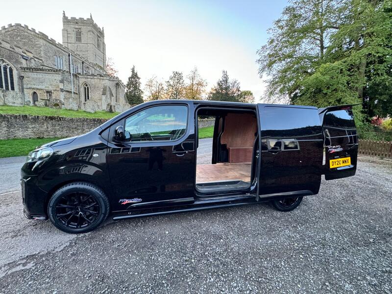 VAUXHALL VIVARO