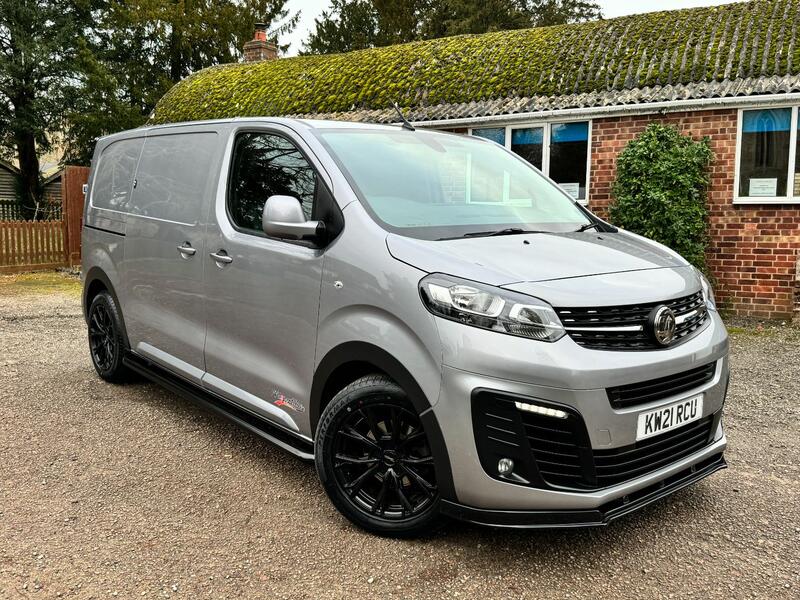 View VAUXHALL VIVARO 2.0 Turbo D 3100 Sportive PVssportline Edition