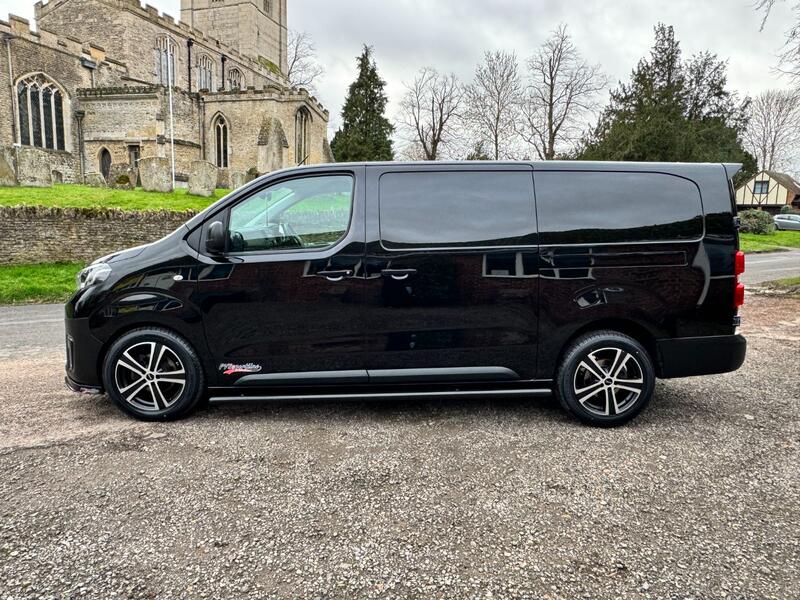 TOYOTA PROACE