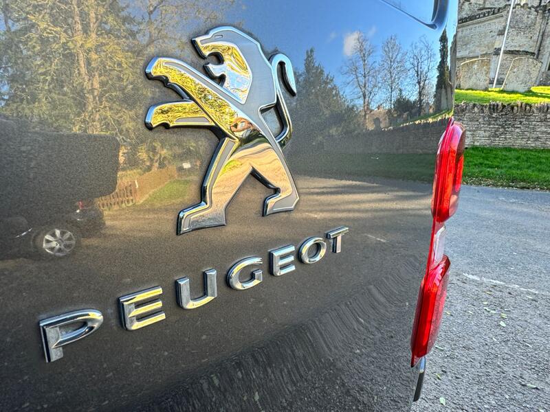 PEUGEOT EXPERT