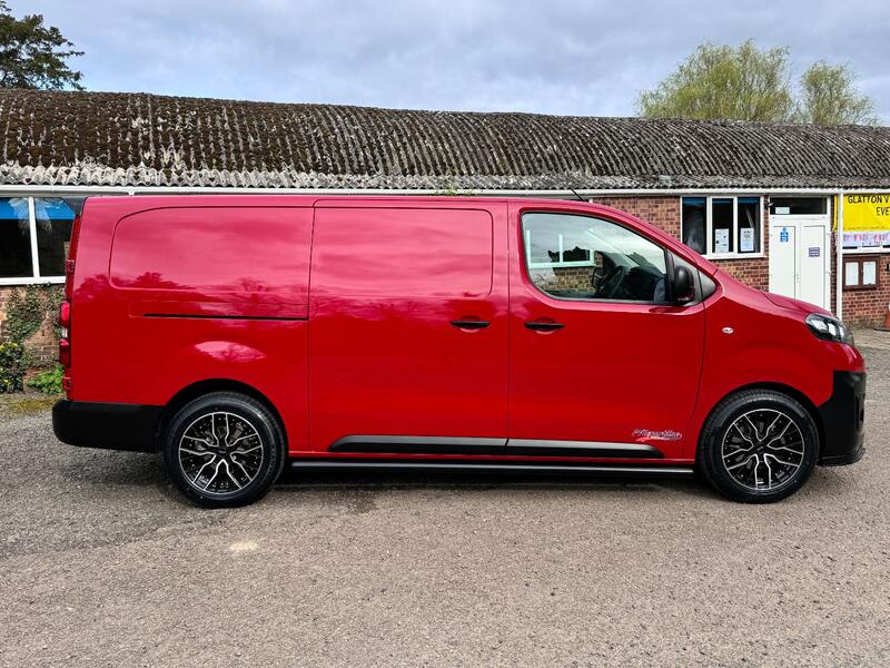 VAUXHALL VIVARO