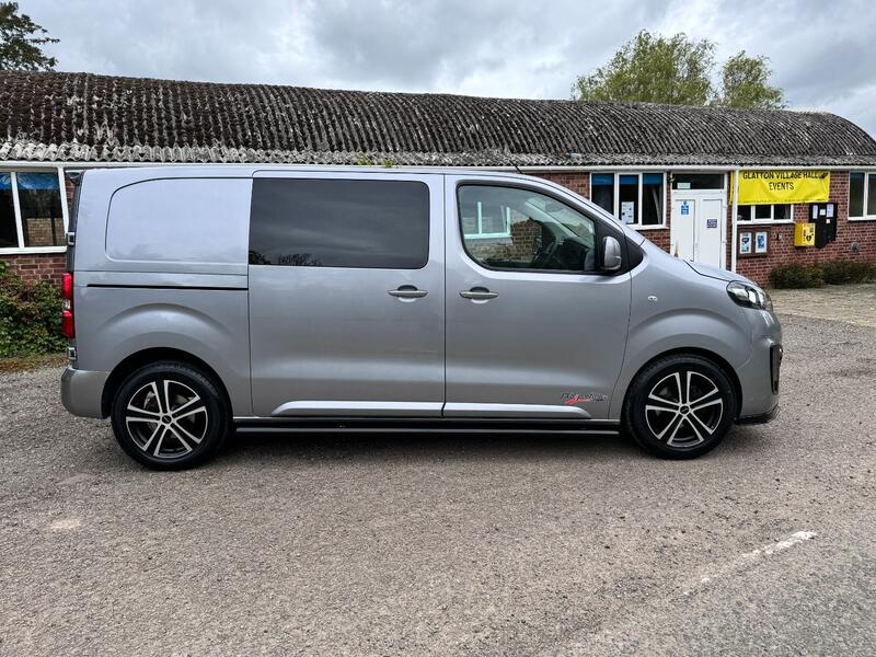 VAUXHALL VIVARO