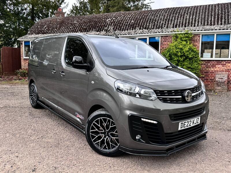 VAUXHALL VIVARO