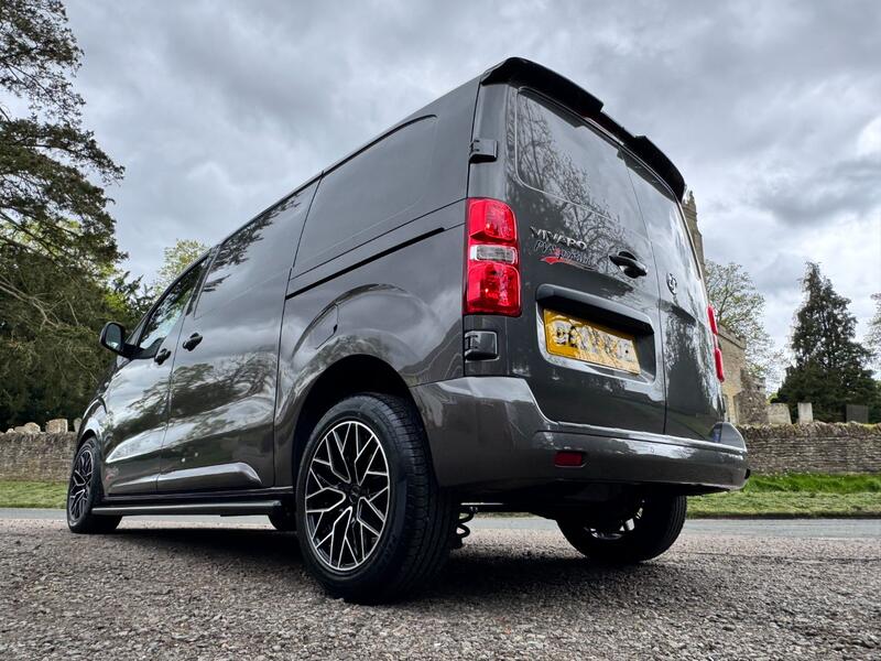 VAUXHALL VIVARO