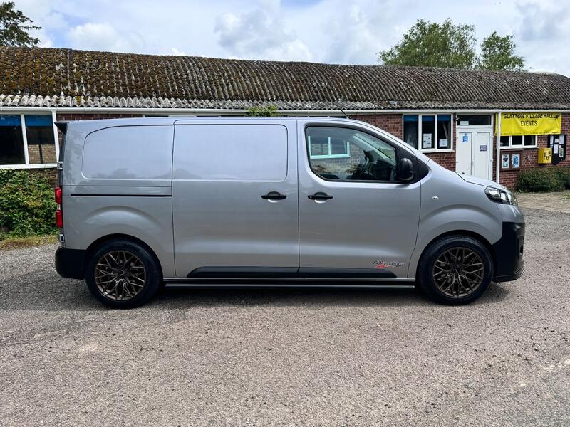 View VAUXHALL VIVARO 1.5 Turbo D 2700 Dynamic