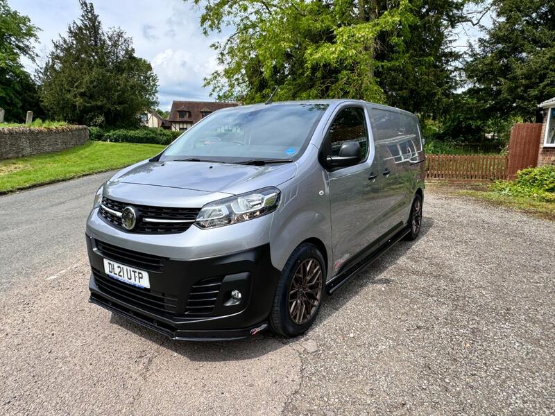 VAUXHALL VIVARO