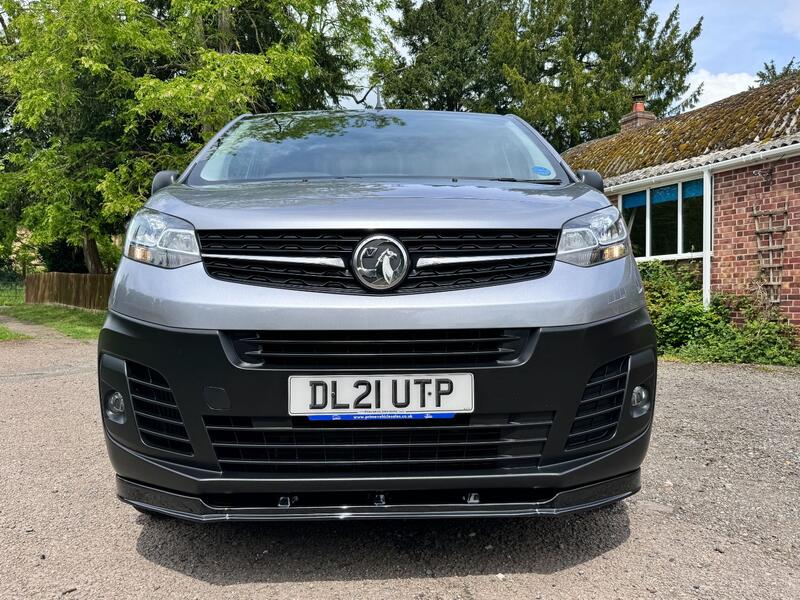VAUXHALL VIVARO