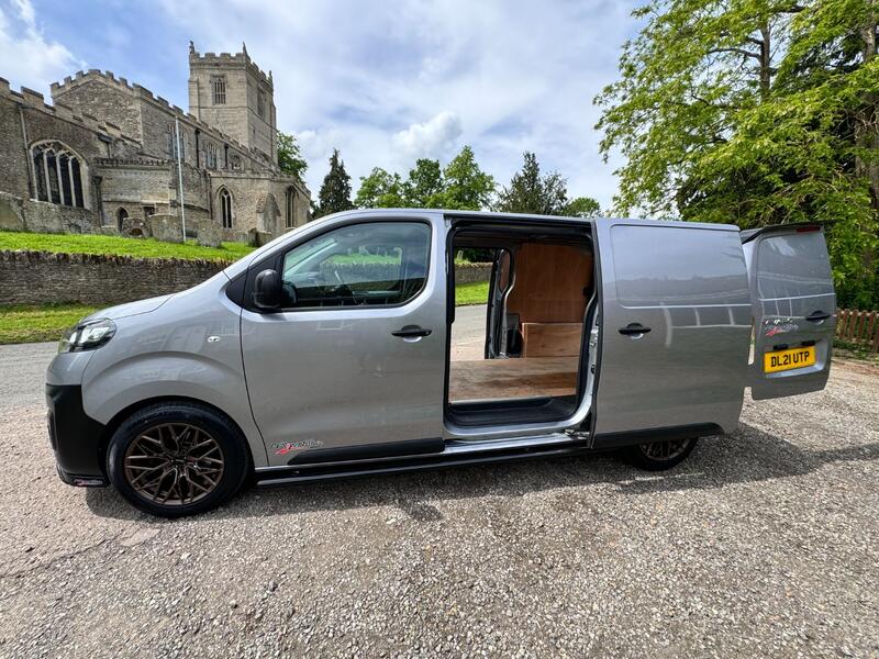 VAUXHALL VIVARO