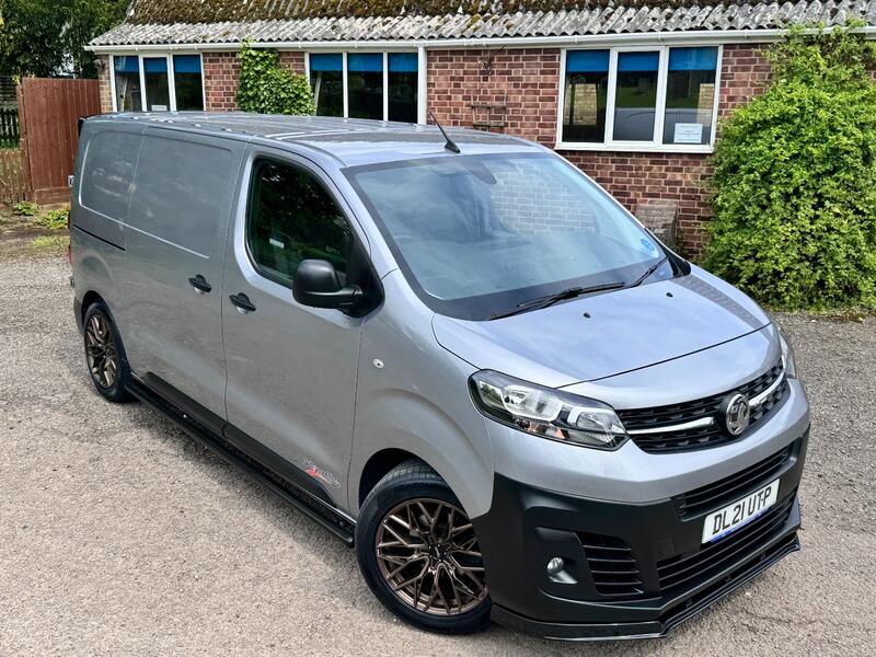 VAUXHALL VIVARO