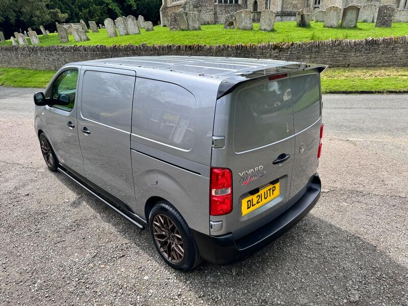 VAUXHALL VIVARO