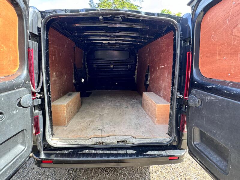 RENAULT TRAFIC