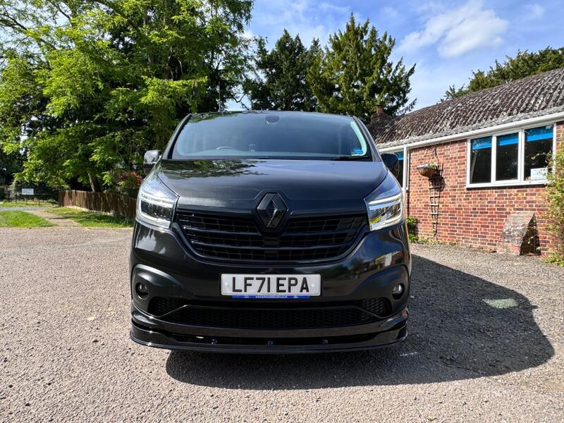 RENAULT TRAFIC