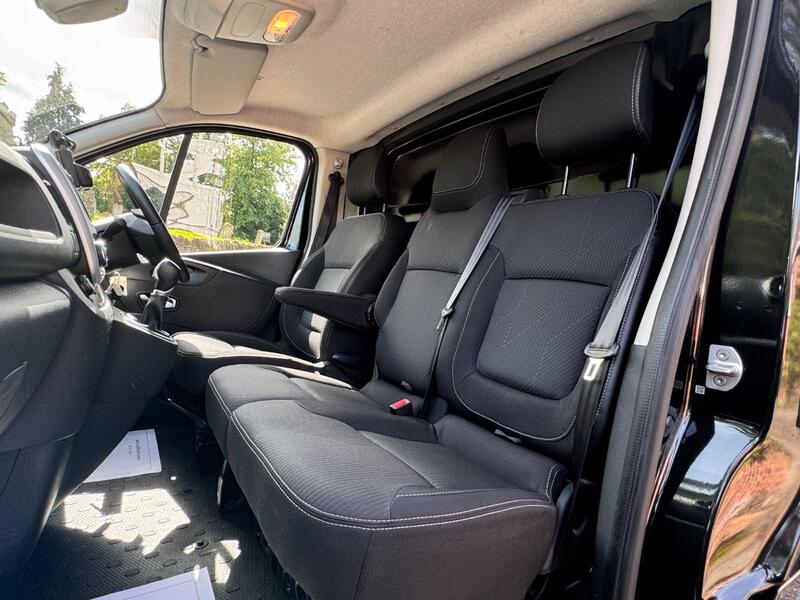 RENAULT TRAFIC