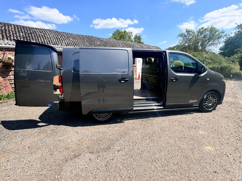 TOYOTA PROACE
