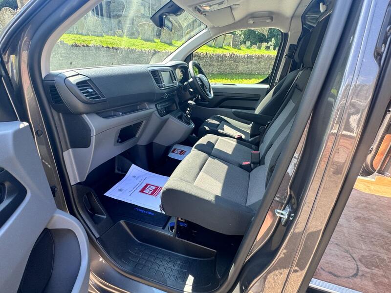 TOYOTA PROACE