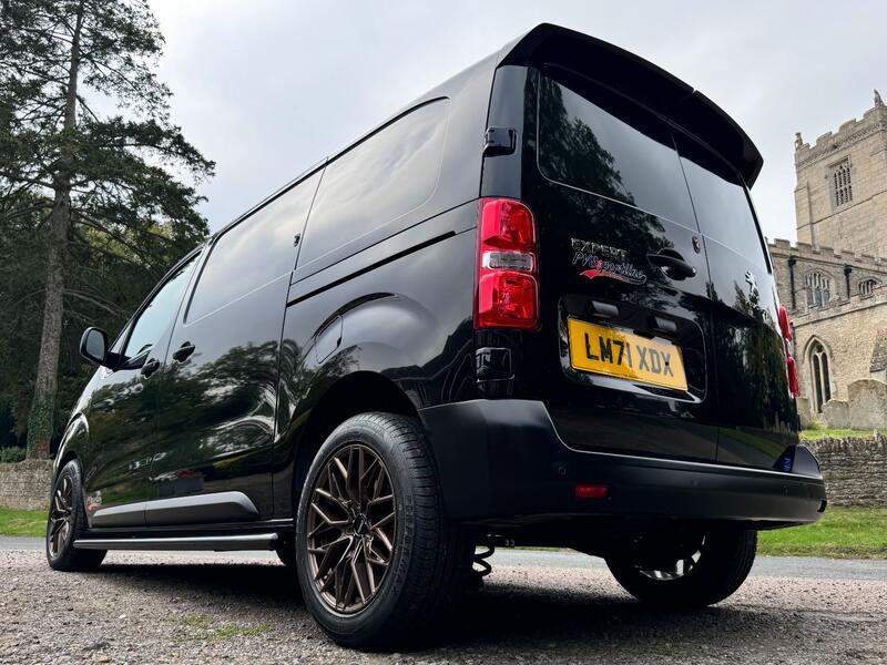 View PEUGEOT EXPERT 2.0 BlueHDi 1400 Professional Premium