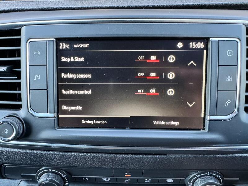 VAUXHALL VIVARO