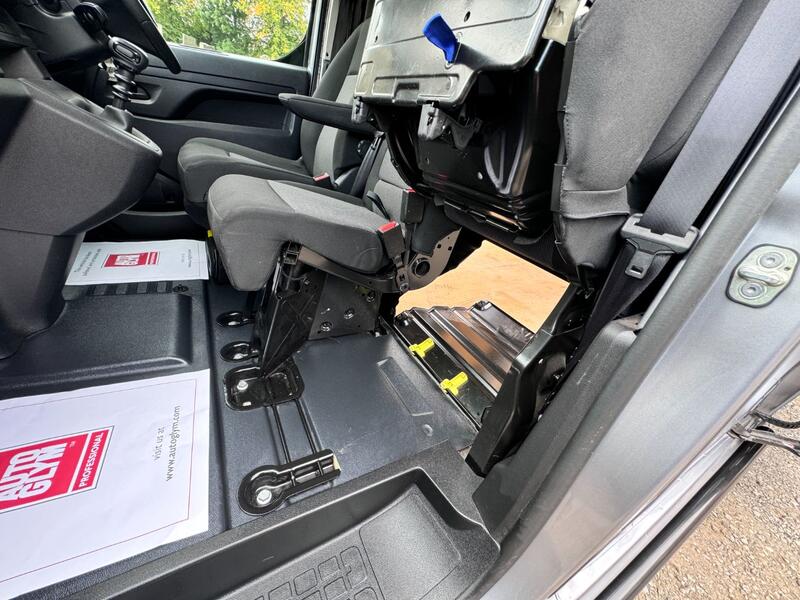 TOYOTA PROACE