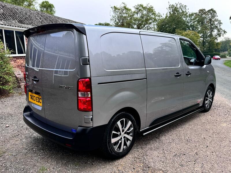 TOYOTA PROACE