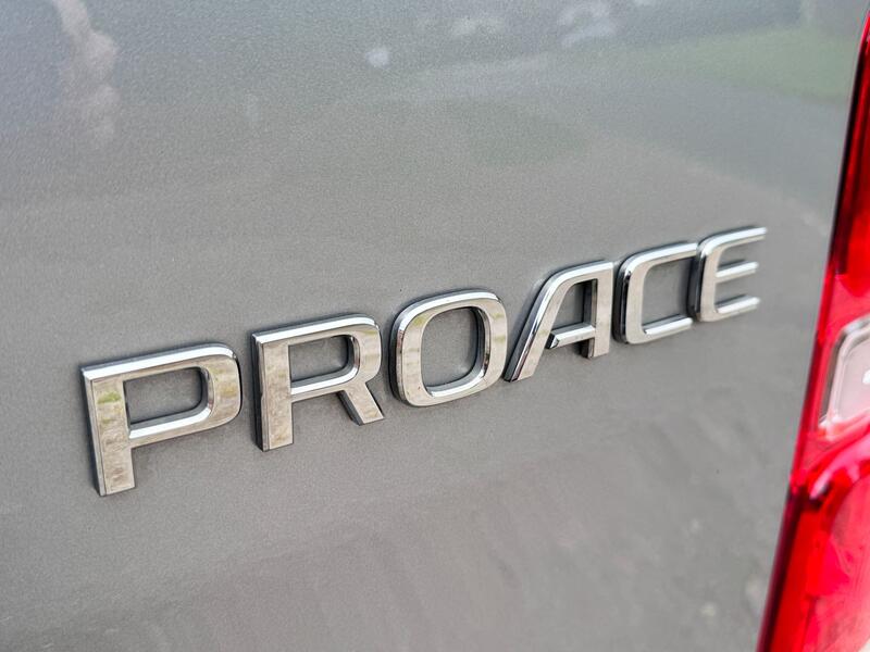 TOYOTA PROACE