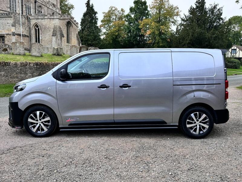 TOYOTA PROACE
