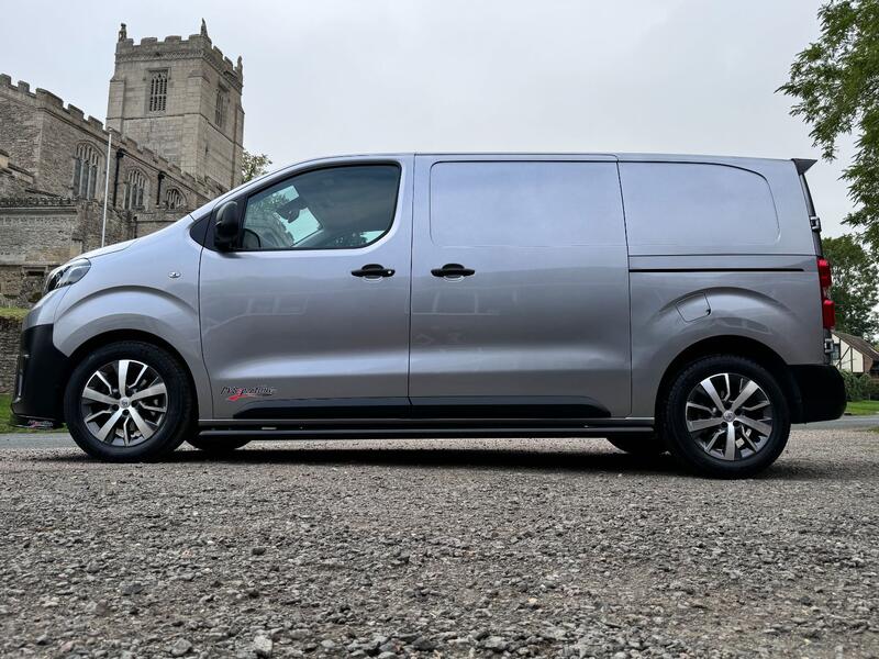 TOYOTA PROACE