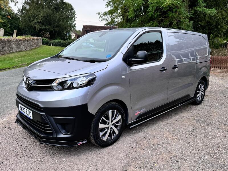 TOYOTA PROACE