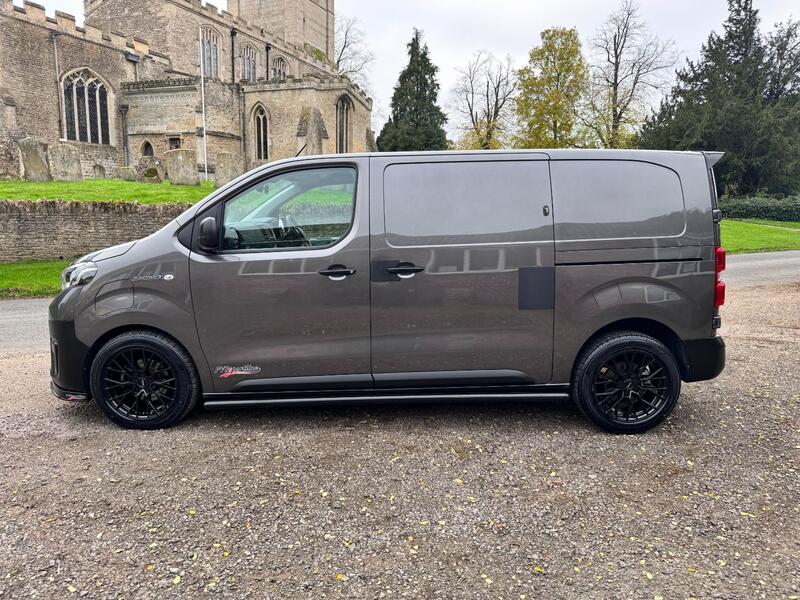 TOYOTA PROACE