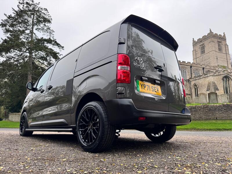 View TOYOTA PROACE 50kWh Icon