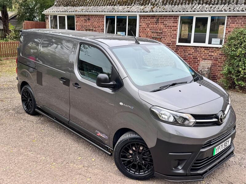 TOYOTA PROACE