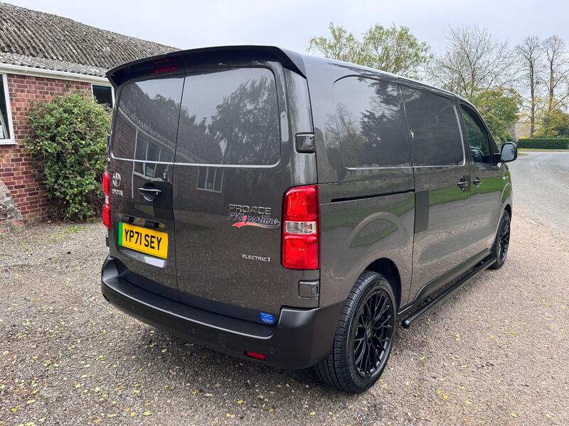 TOYOTA PROACE