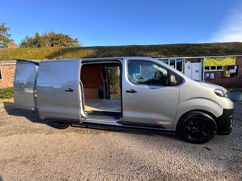 TOYOTA PROACE