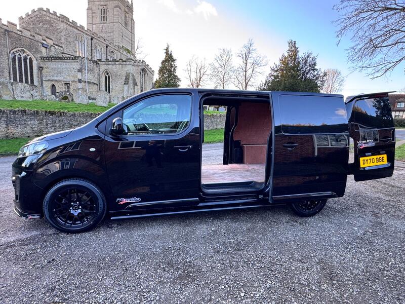 VAUXHALL VIVARO