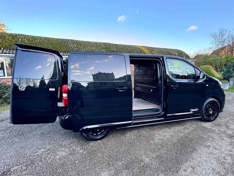 VAUXHALL VIVARO