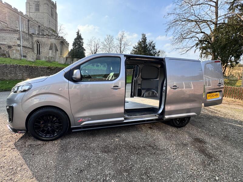 VAUXHALL VIVARO