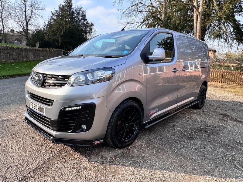 VAUXHALL VIVARO
