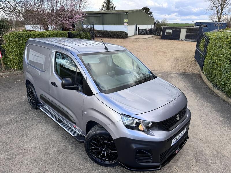 PEUGEOT PARTNER