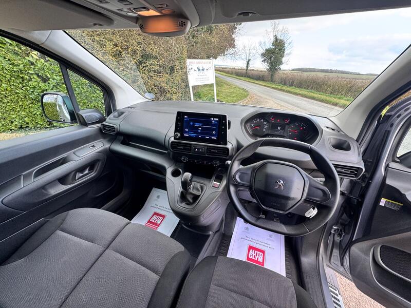 PEUGEOT PARTNER