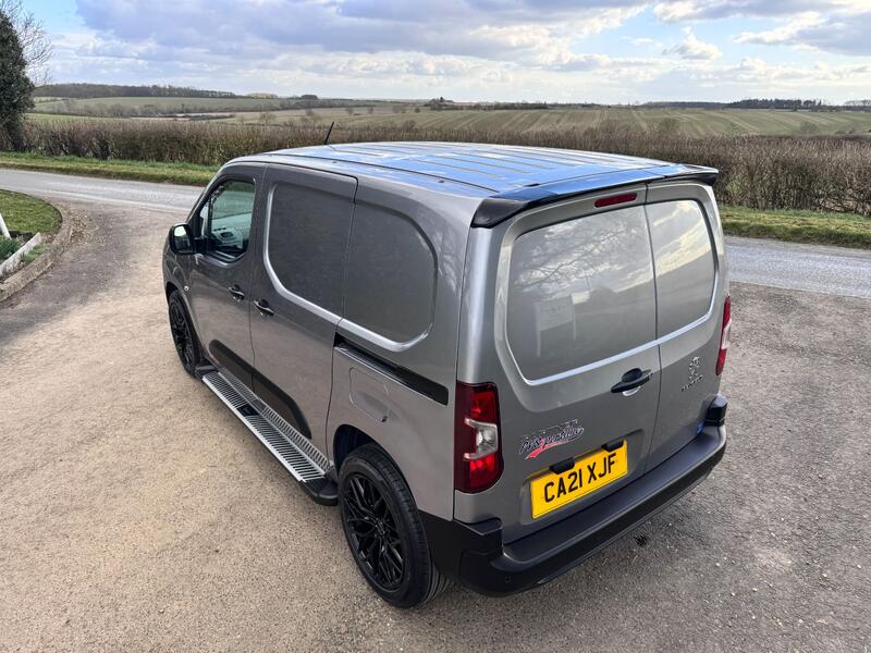 PEUGEOT PARTNER