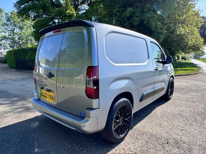 View VAUXHALL COMBO 2300 50kWh Sportive