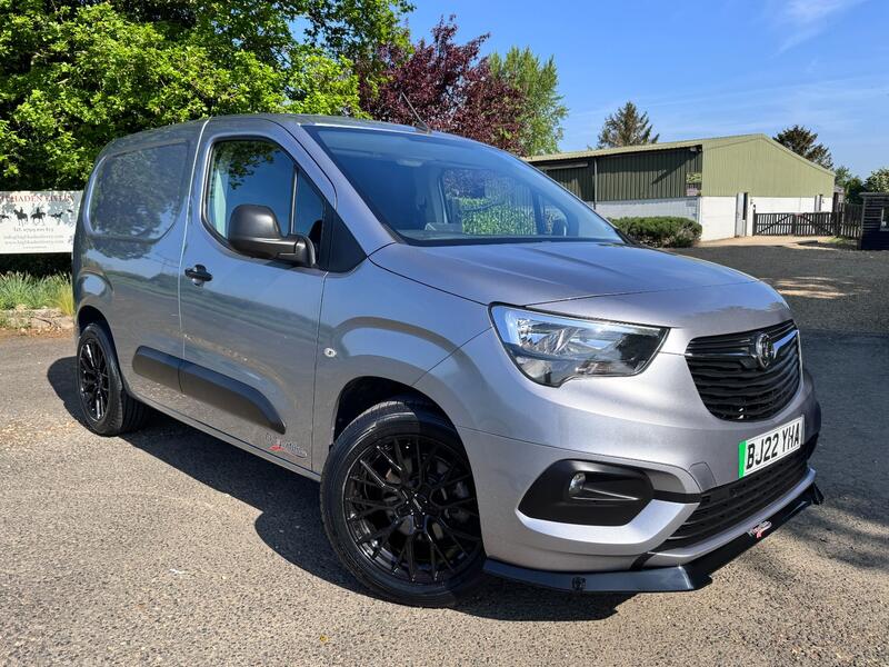 View VAUXHALL COMBO 2300 50kWh Sportive