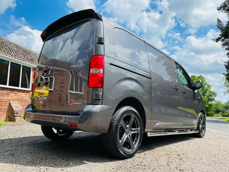 TOYOTA PROACE