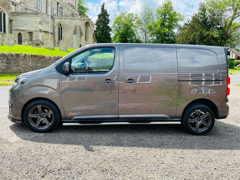 TOYOTA PROACE