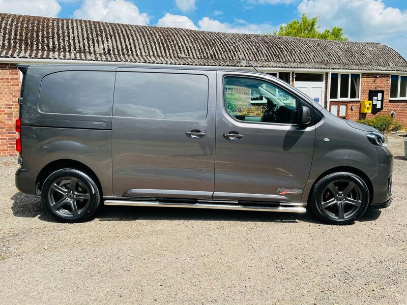 View TOYOTA PROACE 2.0D 120 L1 Comfort PVSsportline Edition