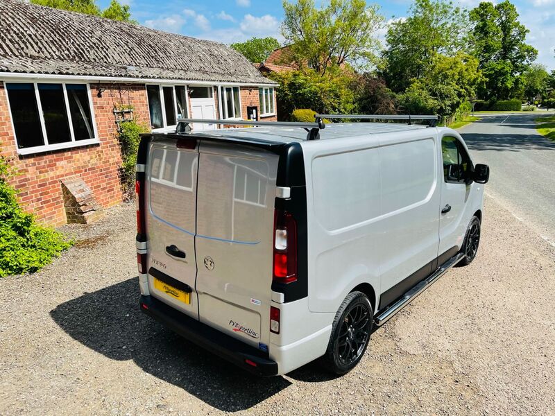 VAUXHALL VIVARO