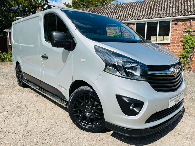 VAUXHALL VIVARO