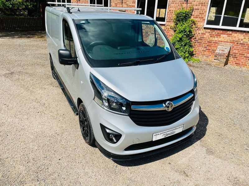 VAUXHALL VIVARO