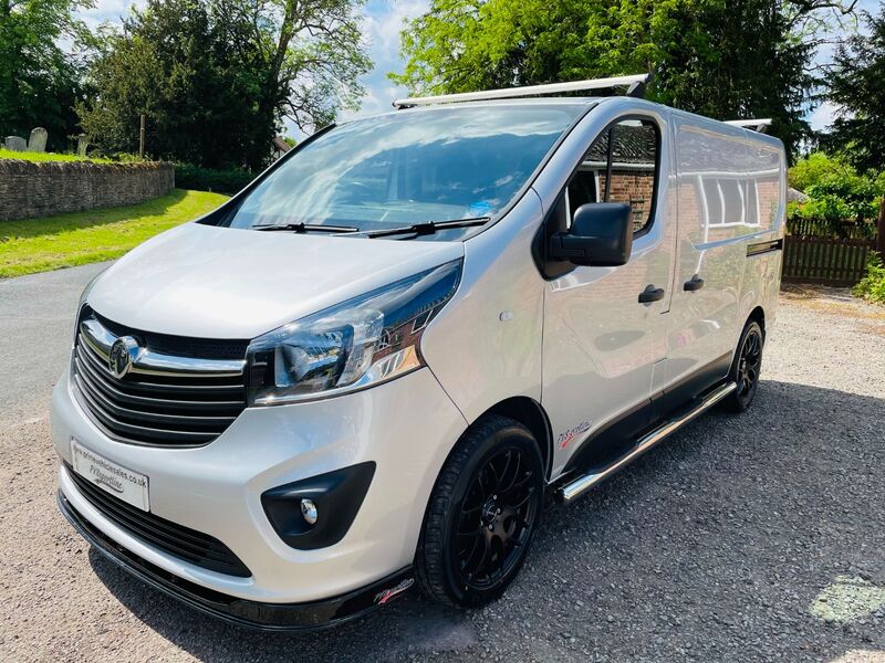 VAUXHALL VIVARO