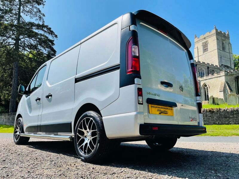 VAUXHALL VIVARO