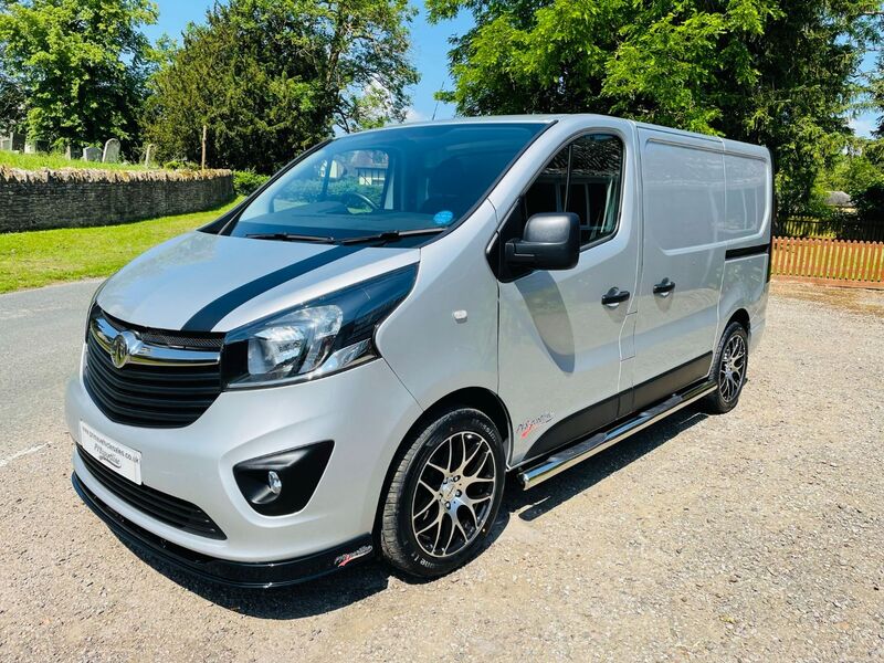 VAUXHALL VIVARO